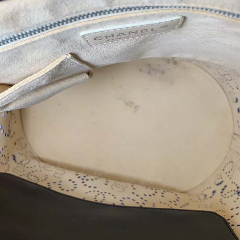 Retail $5000 Chanel tote leather bag authentic rare - Picture 4 of 17